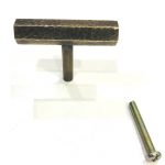 HEXAGONAL T BAR HANDLE HAMMERED